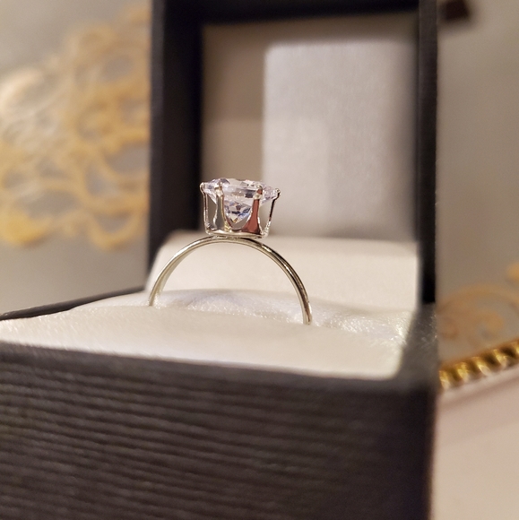 1.2 Carat AAA cubic zirconia birthstone ring - Picture 2 of 8